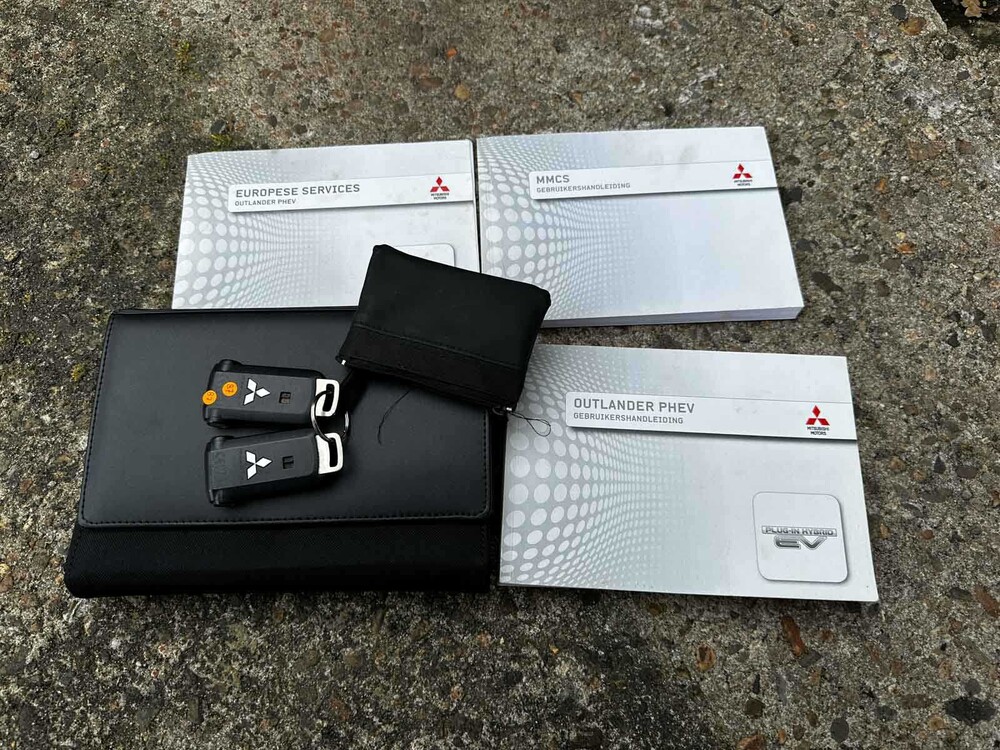 Mitsubishi Outlander 2.0 PHEV Instyle CWO GGP21 203pk 2015 (Origineel-NL) Plug-In Hybrid, HG-301-Z