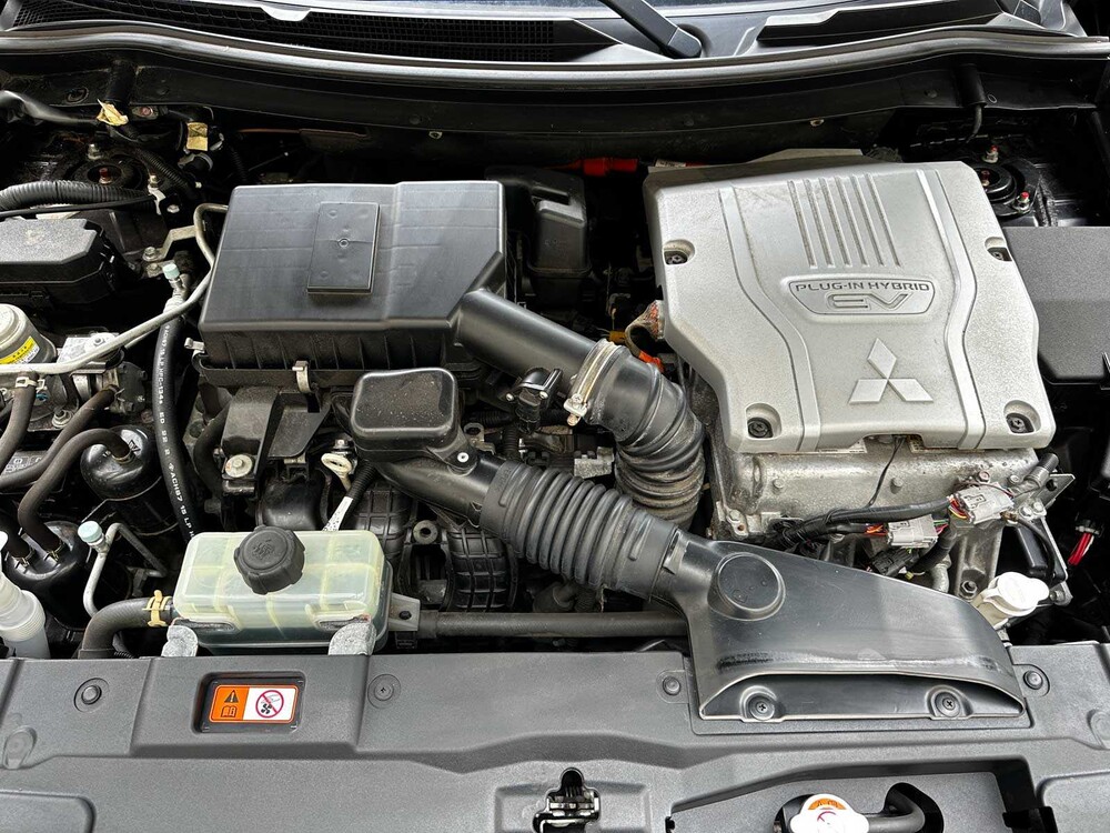 Mitsubishi Outlander 2.0 PHEV Instyle CWO GGP21 203pk 2015 (Origineel-NL) Plug-In Hybrid, HG-301-Z