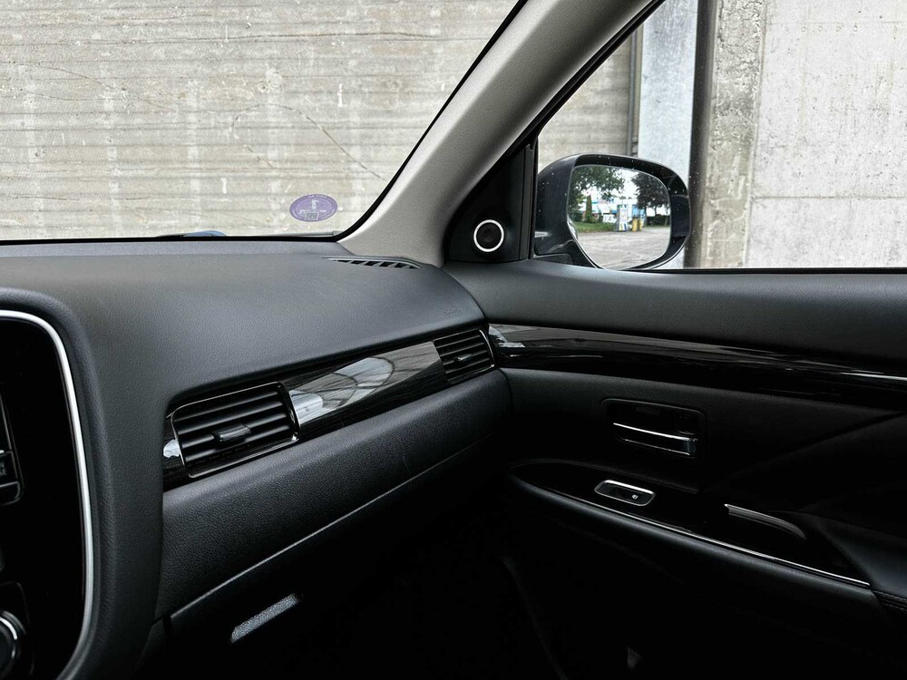 Mitsubishi Outlander 2.0 PHEV Instyle CWO GGP21 203pk 2015 (Origineel-NL) Plug-In Hybrid, HG-301-Z
