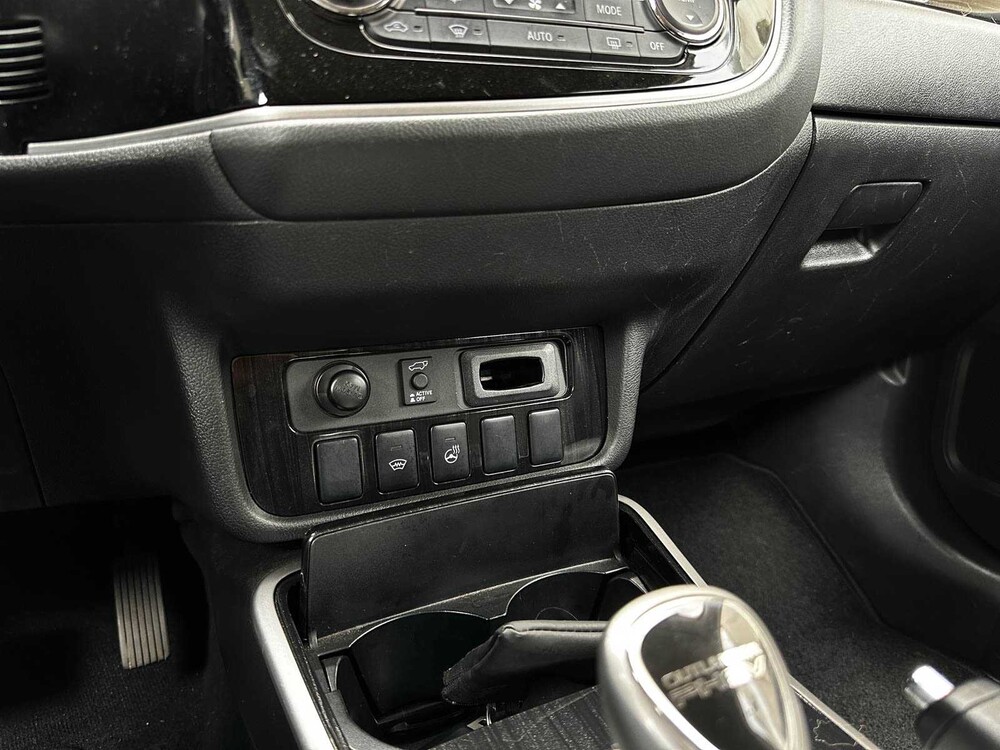 Mitsubishi Outlander 2.0 PHEV Instyle CWO GGP21 203pk 2015 (Origineel-NL) Plug-In Hybrid, HG-301-Z