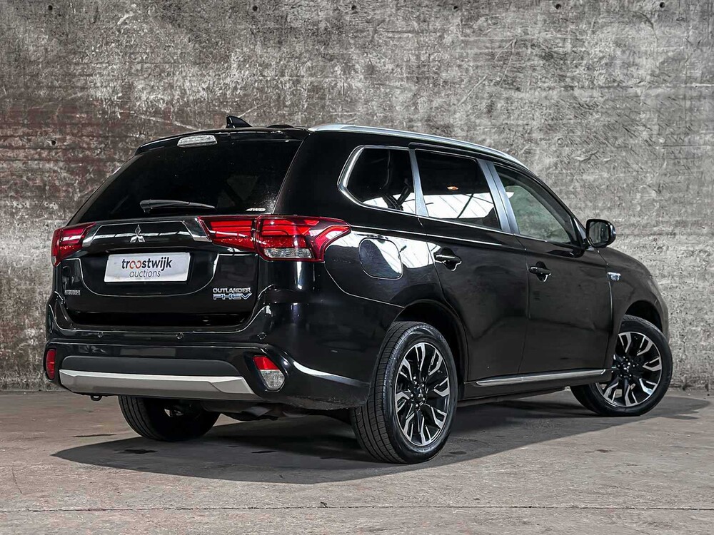 Mitsubishi Outlander 2.0 PHEV Instyle CWO GGP21 203pk 2015 (Origineel-NL) Plug-In Hybrid, HG-301-Z