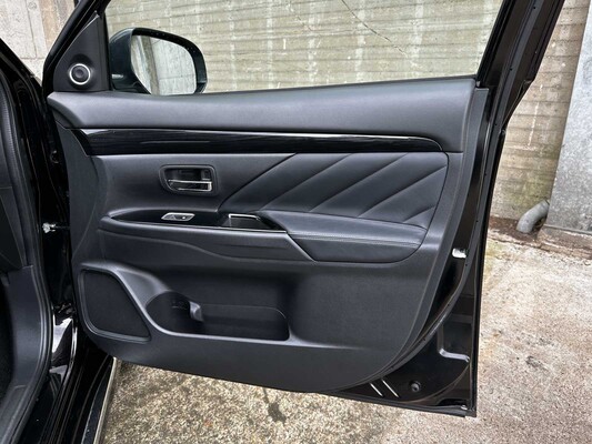 Mitsubishi Outlander 2.0 PHEV Instyle CWO GGP21 203pk 2015 (Origineel-NL) Plug-In Hybrid, HG-301-Z