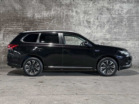 Mitsubishi Outlander 2.0 PHEV Instyle CWO GGP21 203pk 2015 (Origineel-NL) Plug-In Hybrid, HG-301-Z