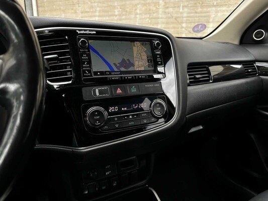 Mitsubishi Outlander 2.0 PHEV Instyle CWO GGP21 203pk 2015 (Origineel-NL) Plug-In Hybrid, HG-301-Z