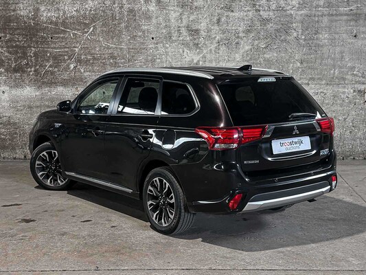 Mitsubishi Outlander 2.0 PHEV Instyle CWO GGP21 203pk 2015 (Origineel-NL) Plug-In Hybrid, HG-301-Z