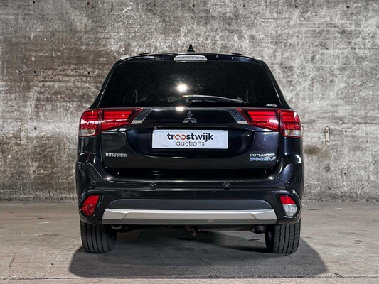 Mitsubishi Outlander 2.0 PHEV Instyle CWO GGP21 203pk 2015 (Origineel-NL) Plug-In Hybrid, HG-301-Z