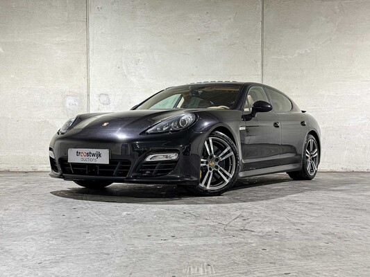 Luxury, sports and classic cars te Tiel