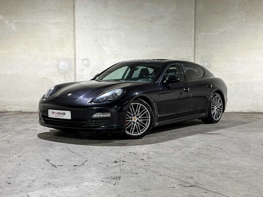 Luxury, sports and classic cars te Tiel