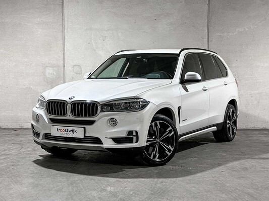 BMW X5 xDrive50i 4.4 V8 High Executive 449pk 2014, J-094-RR