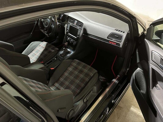 Volkswagen Golf GTI Performance (VII / MK7 / Golf 7) 396pk 2014