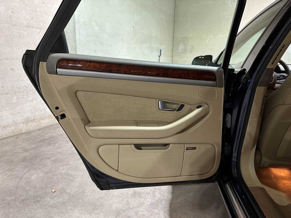 Audi A8 4.2 V8 Quattro Pro Line 350pk 2007 (Origineel-NL + 1e Eigenaar), 25-XH-VZ