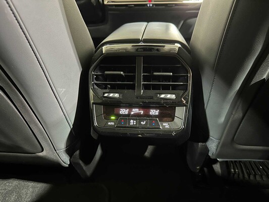 BMW iX xDrive40 Executive 77 kWh 326pk 2023 (Origineel-NL), T-756-HD