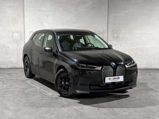 BMW iX xDrive40 Executive 77 kWh 326pk 2023 (Origineel-NL), T-756-HD