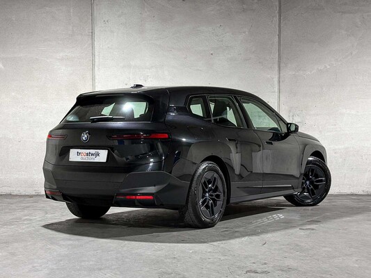 BMW iX xDrive40 Executive 77 kWh 326pk 2023 (Origineel-NL), T-756-HD