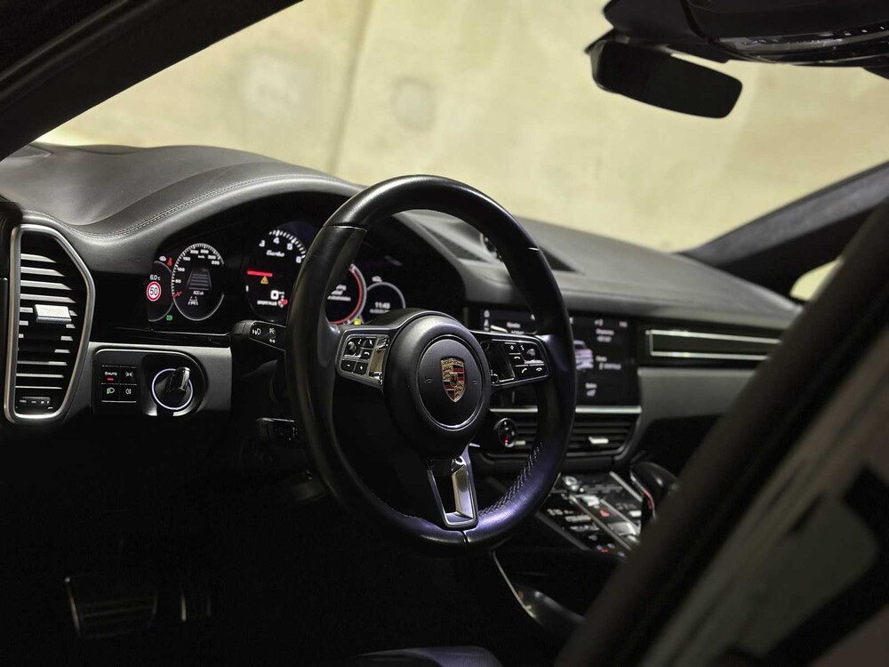 Porsche Cayenne Coupe Turbo 4,0 V8 549 PS 2019, J-757-HF