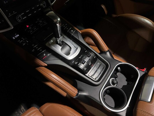 Porsche Cayenne Turbo 4,8 V8 520 PS 2017 Sport-Chrono