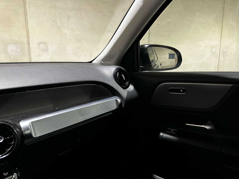 Mercedes-Benz GLB180 Business Solution 136hp 2021 (Origineel-NL + 1e Eigenaar) GLB-Klasse, L-079-FR