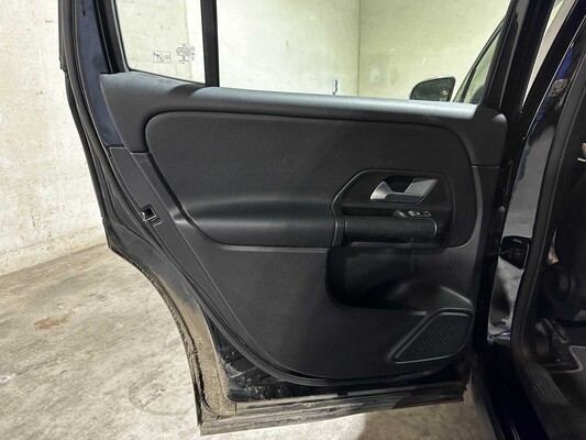 Mercedes-Benz GLB180 Business Solution 136hp 2021 (Origineel-NL + 1e Eigenaar) GLB-Klasse, L-079-FR