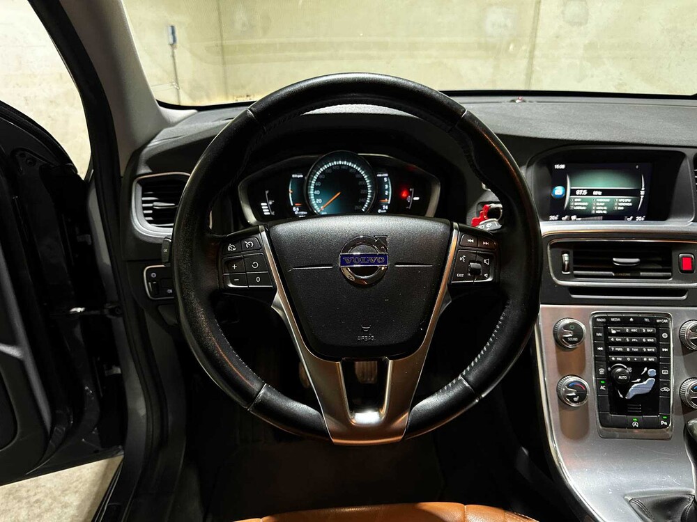 Volvo V60 2.0 D2 Nordic+ 120pk 2017 (Origineel-NL + 1e Eigenaar), PR-131-K