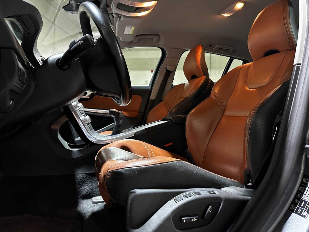 Volvo V60 2.0 D2 Nordic+ 120pk 2017 (Origineel-NL + 1e Eigenaar), PR-131-K