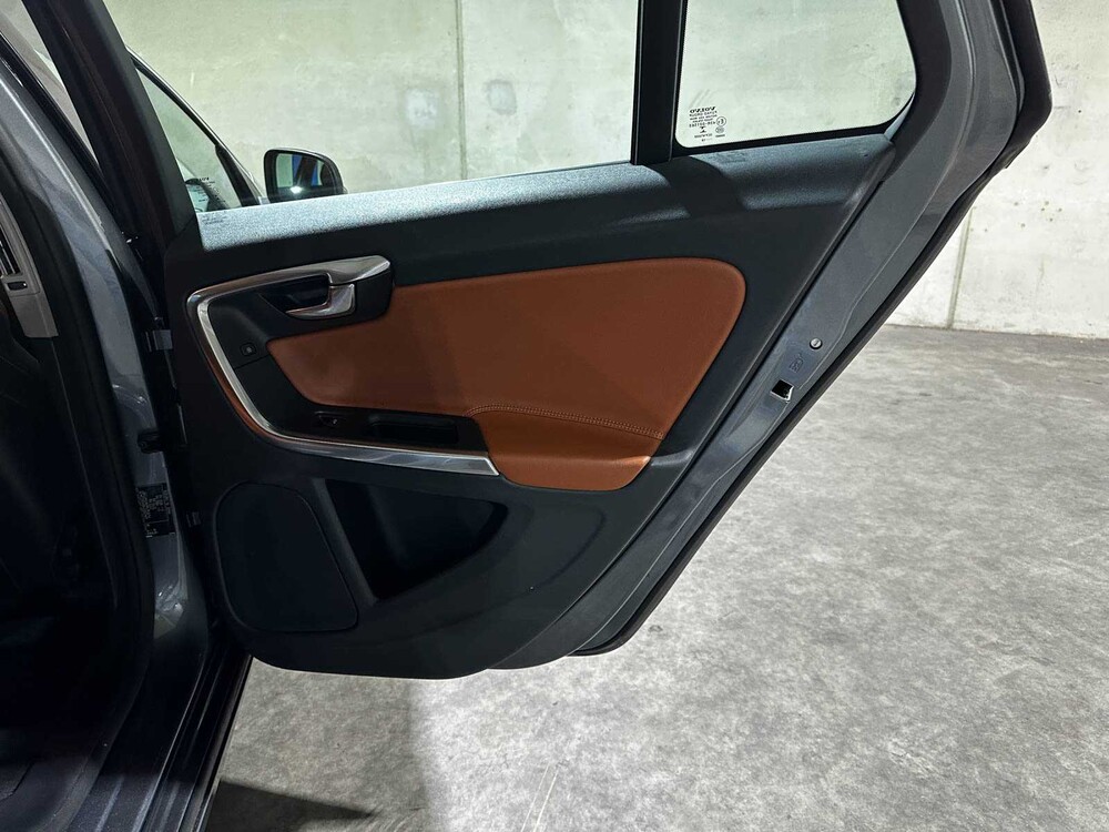 Volvo V60 2.0 D2 Nordic+ 120pk 2017 (Origineel-NL + 1e Eigenaar), PR-131-K