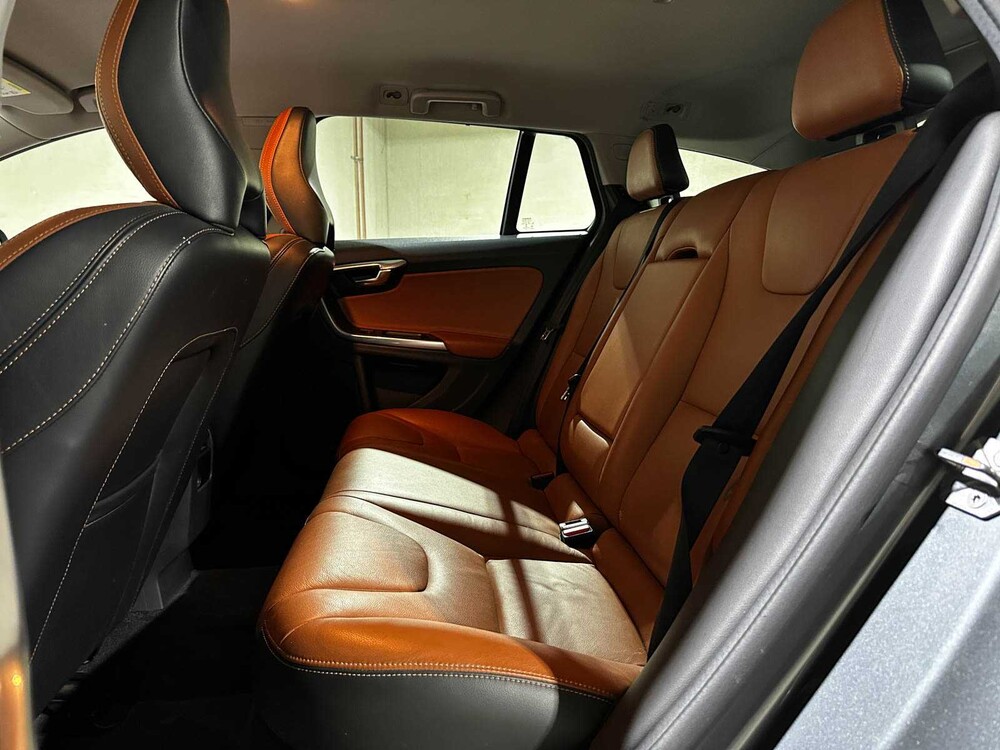 Volvo V60 2.0 D2 Nordic+ 120pk 2017 (Origineel-NL + 1e Eigenaar), PR-131-K
