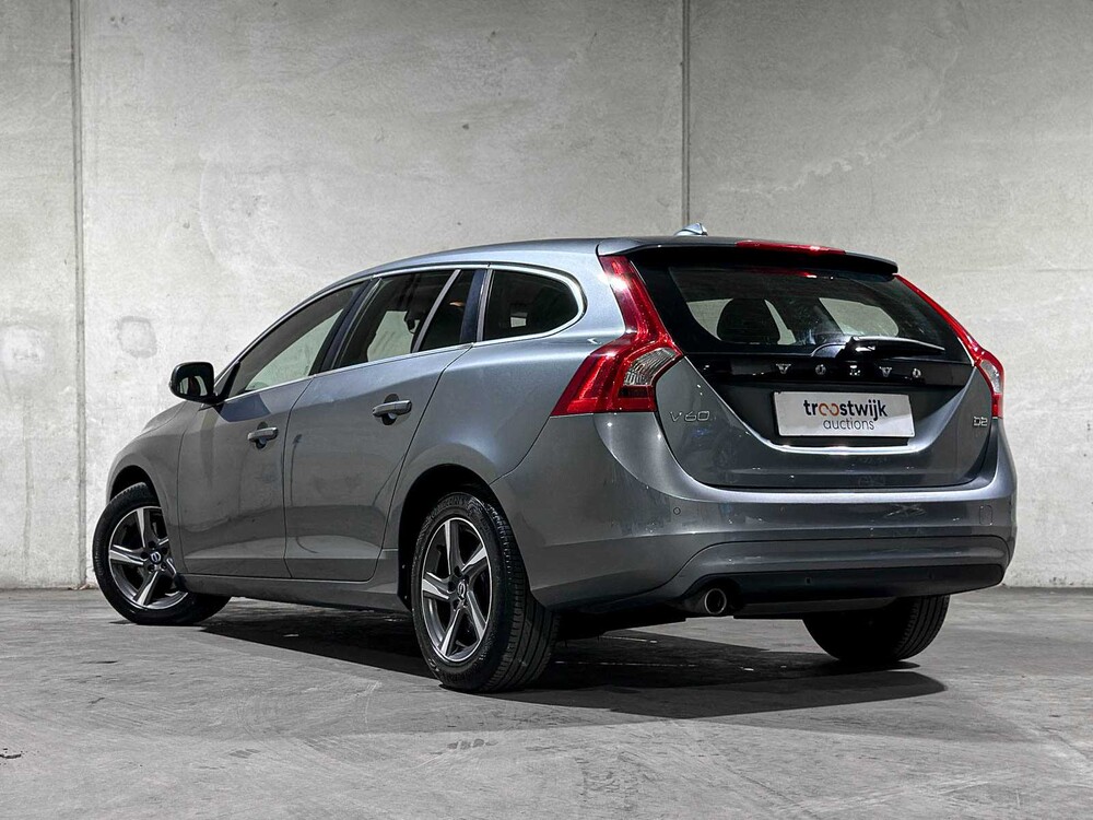 Volvo V60 2.0 D2 Nordic+ 120pk 2017 (Origineel-NL + 1e Eigenaar), PR-131-K