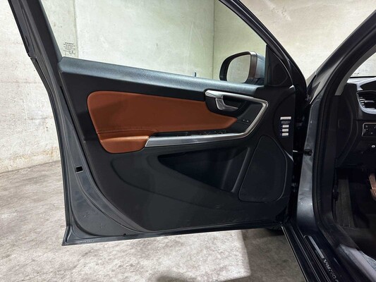 Volvo V60 2.0 D2 Nordic+ 120pk 2017 (Origineel-NL + 1e Eigenaar), PR-131-K