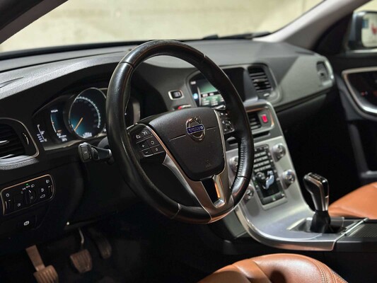 Volvo V60 2.0 D2 Nordic+ 120pk 2017 (Origineel-NL + 1e Eigenaar), PR-131-K