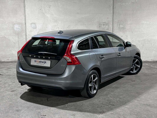 Volvo V60 2.0 D2 Nordic+ 120pk 2017 (Origineel-NL + 1e Eigenaar), PR-131-K