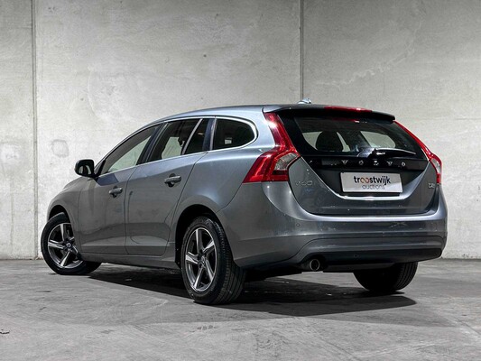 Volvo V60 2.0 D2 Nordic+ 120pk 2017 (Origineel-NL + 1e Eigenaar), PR-131-K