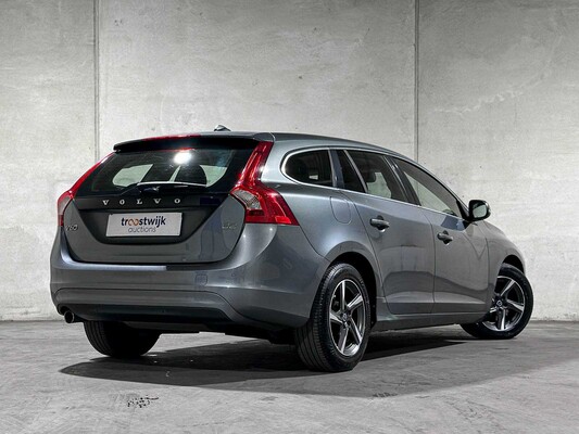 Volvo V60 2.0 D2 Nordic+ 120pk 2017 (Origineel-NL + 1e Eigenaar), PR-131-K