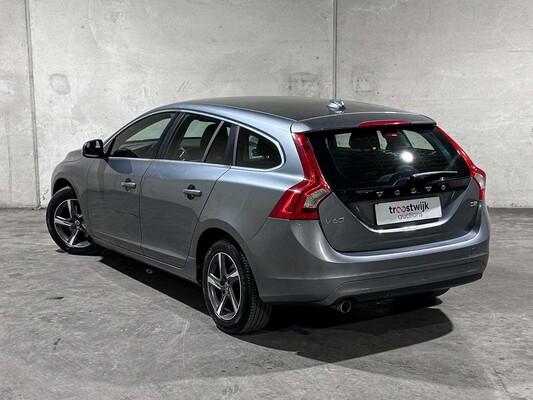 Volvo V60 2.0 D2 Nordic+ 120pk 2017 (Origineel-NL + 1e Eigenaar), PR-131-K