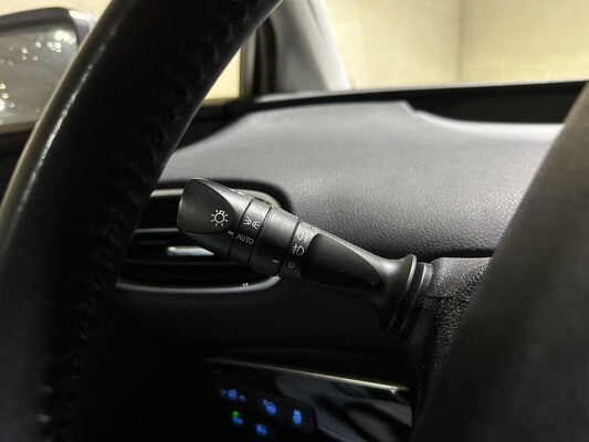 Toyota Prius 1.8 Dark Edition 98pk 2017, H-314-FX