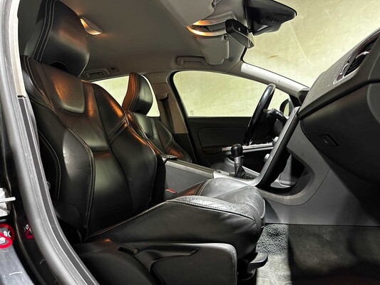 Volvo V60 1.6 T4 Summum 2014 ORG-NL, 6-TJB-81