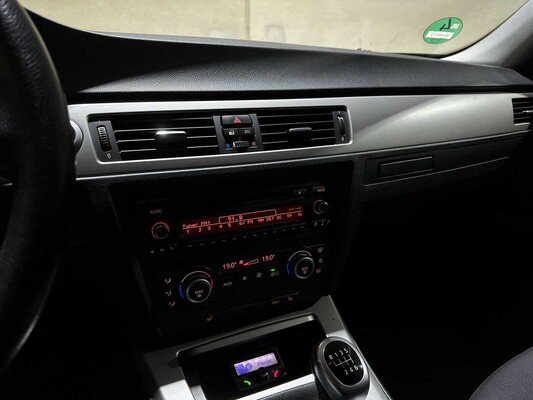 BMW 318i Touring High Executive 3-serie 141pk 2008, 22-HNJ-3 youngtimer