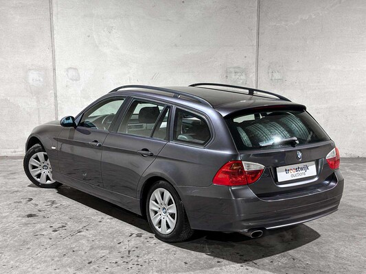 BMW 318i Touring High Executive 3-series 141hp 2008, 22-HNJ-3 youngtimer