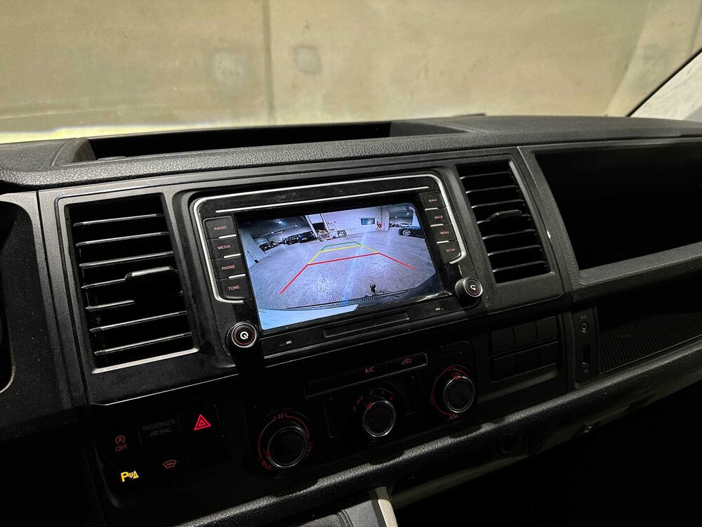 Volkswagen Transporter 2.0 TDI L2H1 