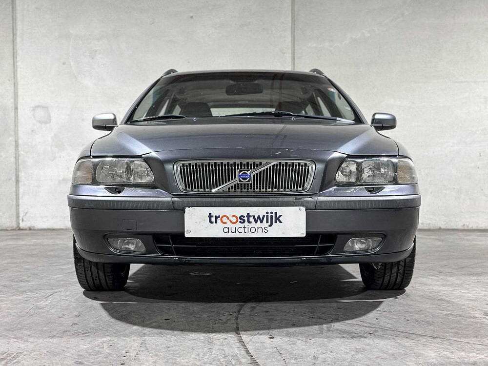 Volvo V70 2.4 D5 Geartronic Edition II 163pk 2003, 82-KSR-8 Youngtimer