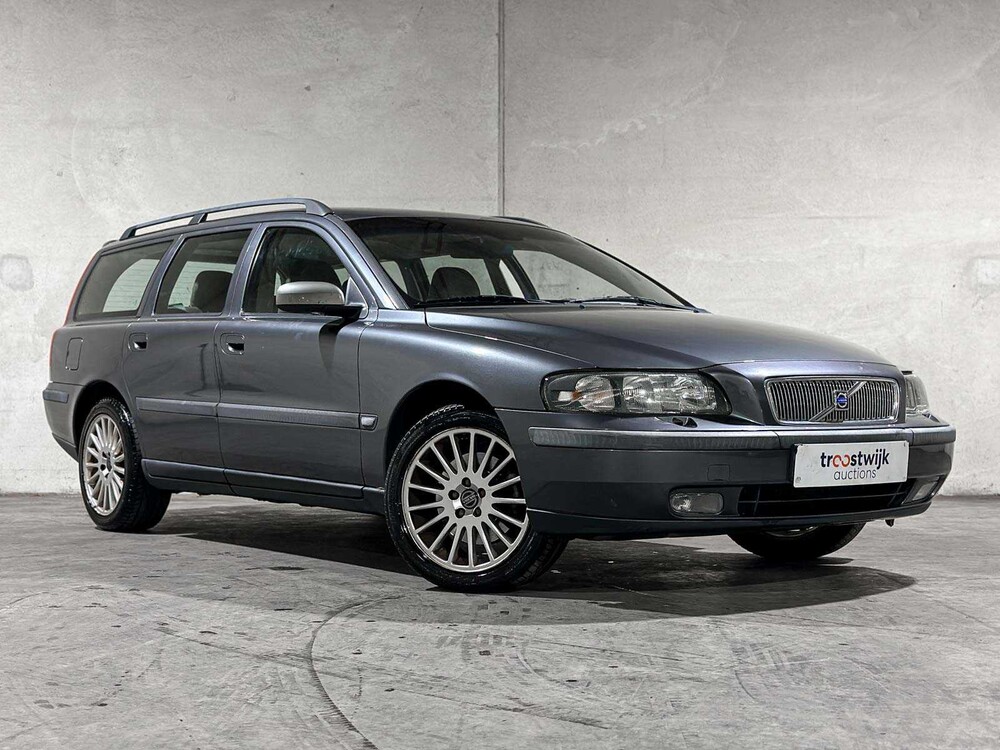 Volvo V70 2.4 D5 Geartronic Edition II 163pk 2003, 82-KSR-8 Youngtimer