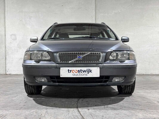 Volvo V70 2.4 D5 Geartronic Edition II 163pk 2003, 82-KSR-8 Youngtimer