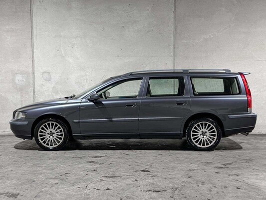 Volvo V70 2.4 D5 Geartronic Edition II 163pk 2003, 82-KSR-8 Youngtimer