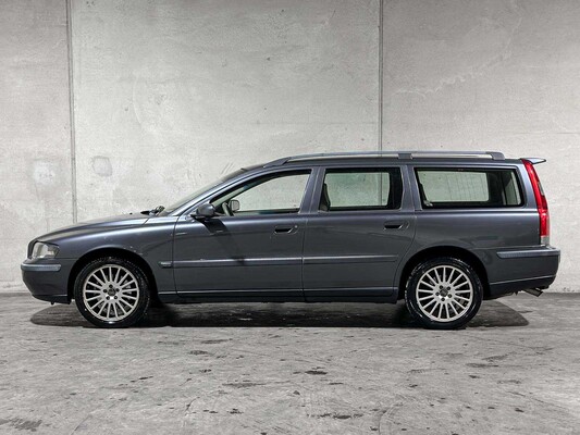 Volvo V70 2.4 D5 Geartronic Edition II 163pk 2003, 82-KSR-8 Youngtimer
