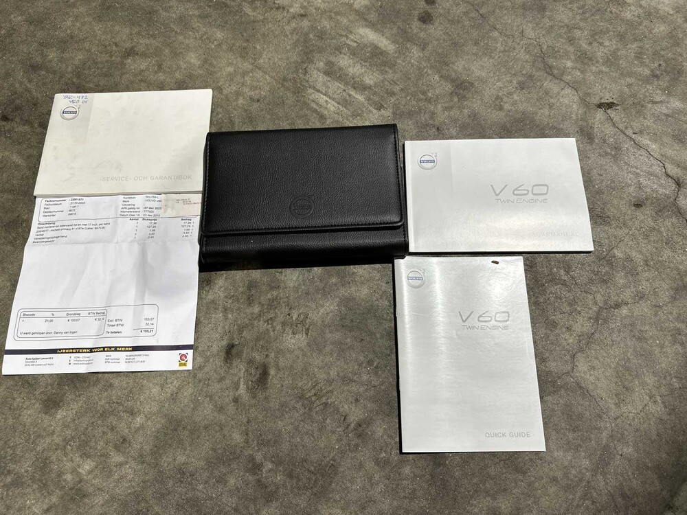 Volvo V60 2,4 D5 Doppelmotor Special Edition 163 PS 2015, NH-759-L
