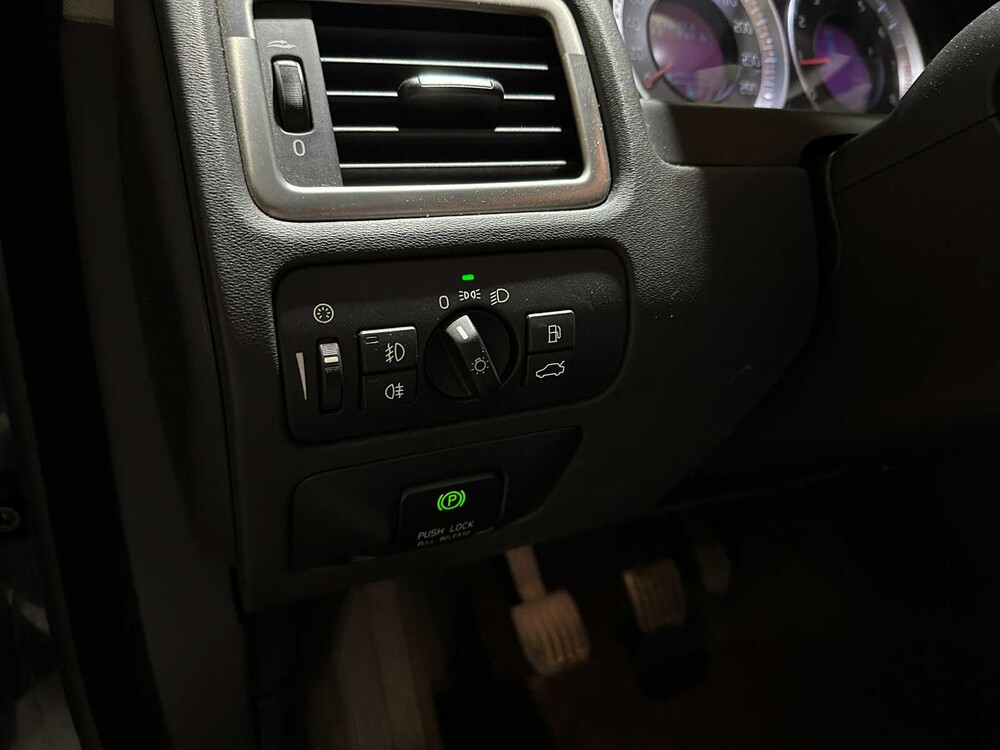 Volvo V70 1,6 T4 Limited Edition 179 PS 2011 (Original-NL), 63-RSF-2