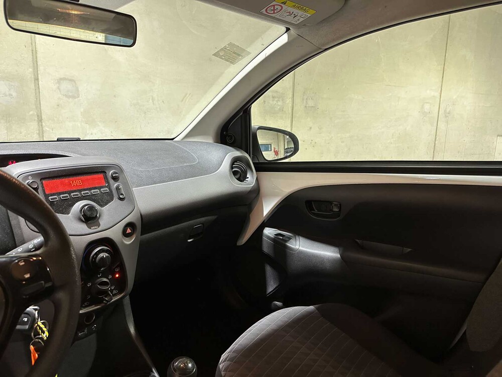 Peugeot 108 1.0 e-VTi Active 71pk 2021 (Origineel-NL + 1e eigenaar), N-570-KN 