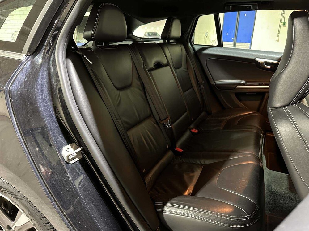 Volvo V60 2.4 D6 AWD Plug-In Hybrid Summum 215pk 2013 (Origineel-NL), 6-SVN-43