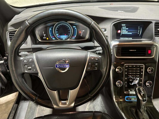 Volvo V60 2,4 D6 AWD Plug-In Hybrid Summum 215 PS 2013 (Original-NL), 6-SVN-43
