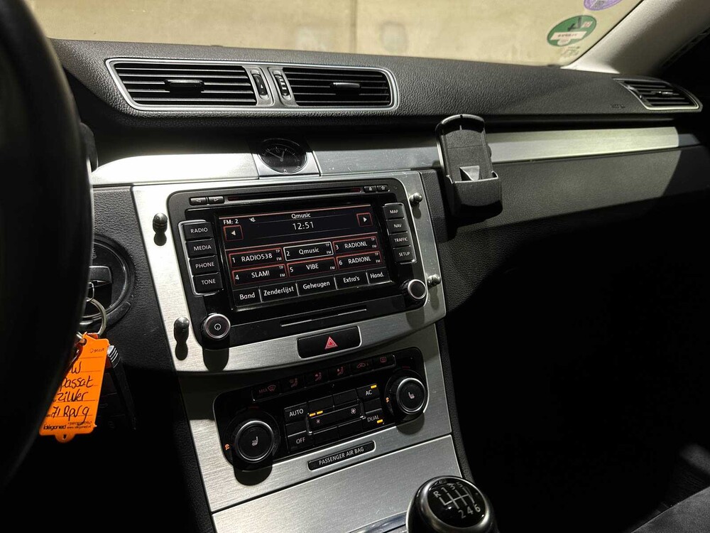 Volkswagen Passat Variant 1.8 TSI Highline 160pk 2011 (Origineel-NL), 71-RPV-9