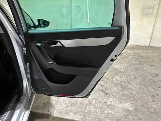 Volkswagen Passat Variant 1.8 TSI Highline 160pk 2011 (Origineel-NL), 71-RPV-9